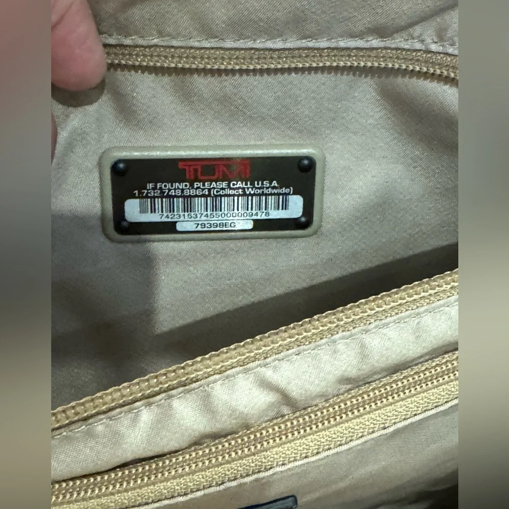 TUMI laptop bag. New without tags. Never been used. So classic - Picture 3 of 15